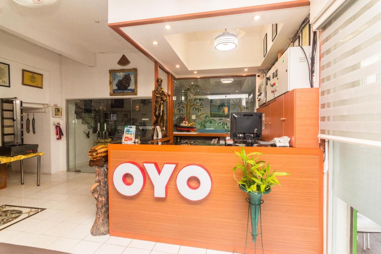 Vaccinated Staff - Oyo 1771 Zeke Hotel Batam Екстер'єр фото