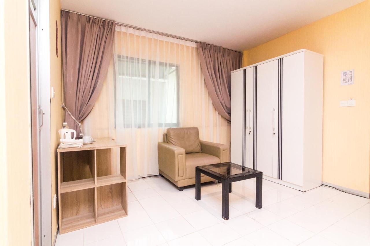 Vaccinated Staff - Oyo 1771 Zeke Hotel Batam Екстер'єр фото